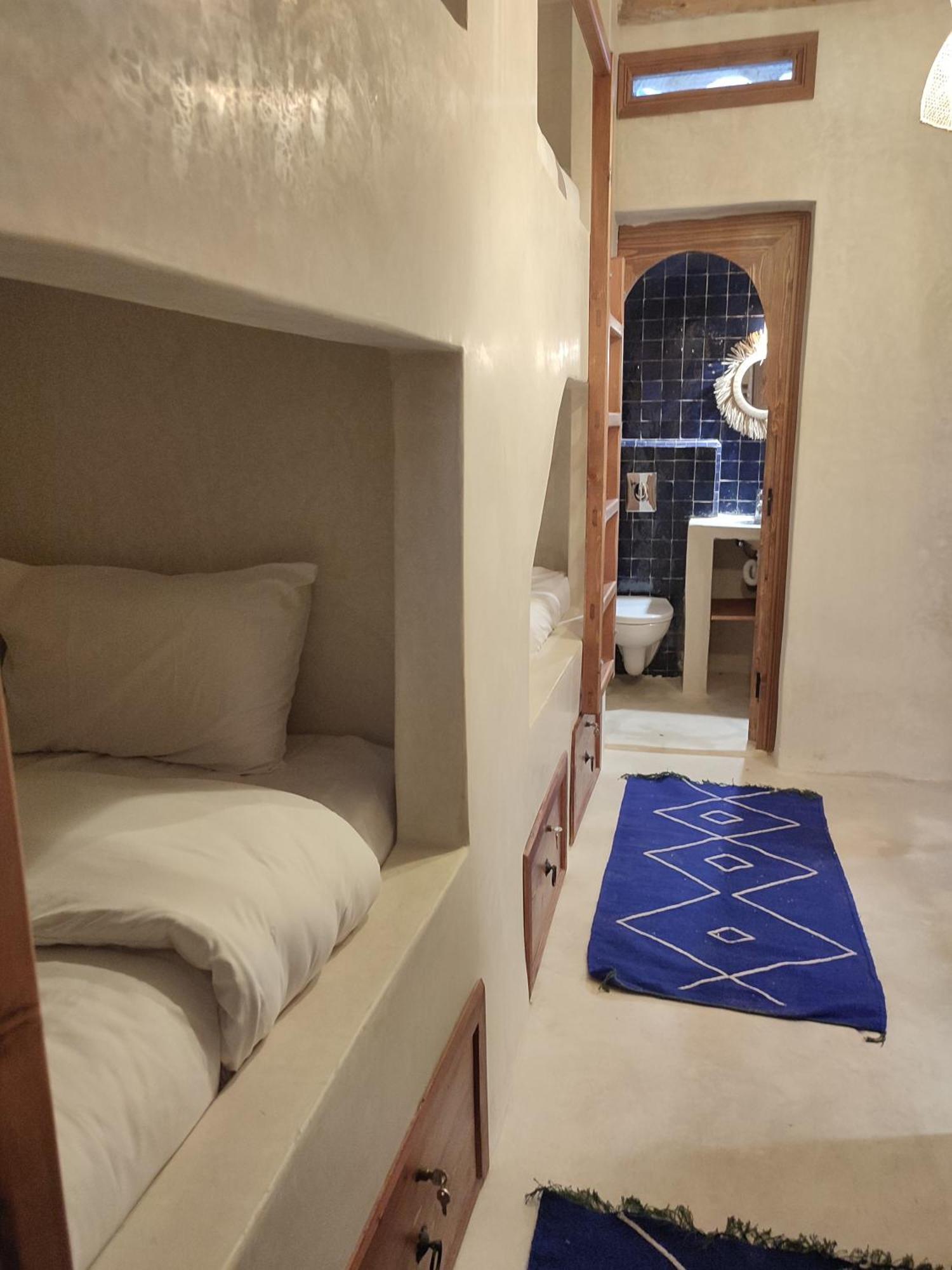 Private Room In Apartment Tov Тагазут Екстериор снимка