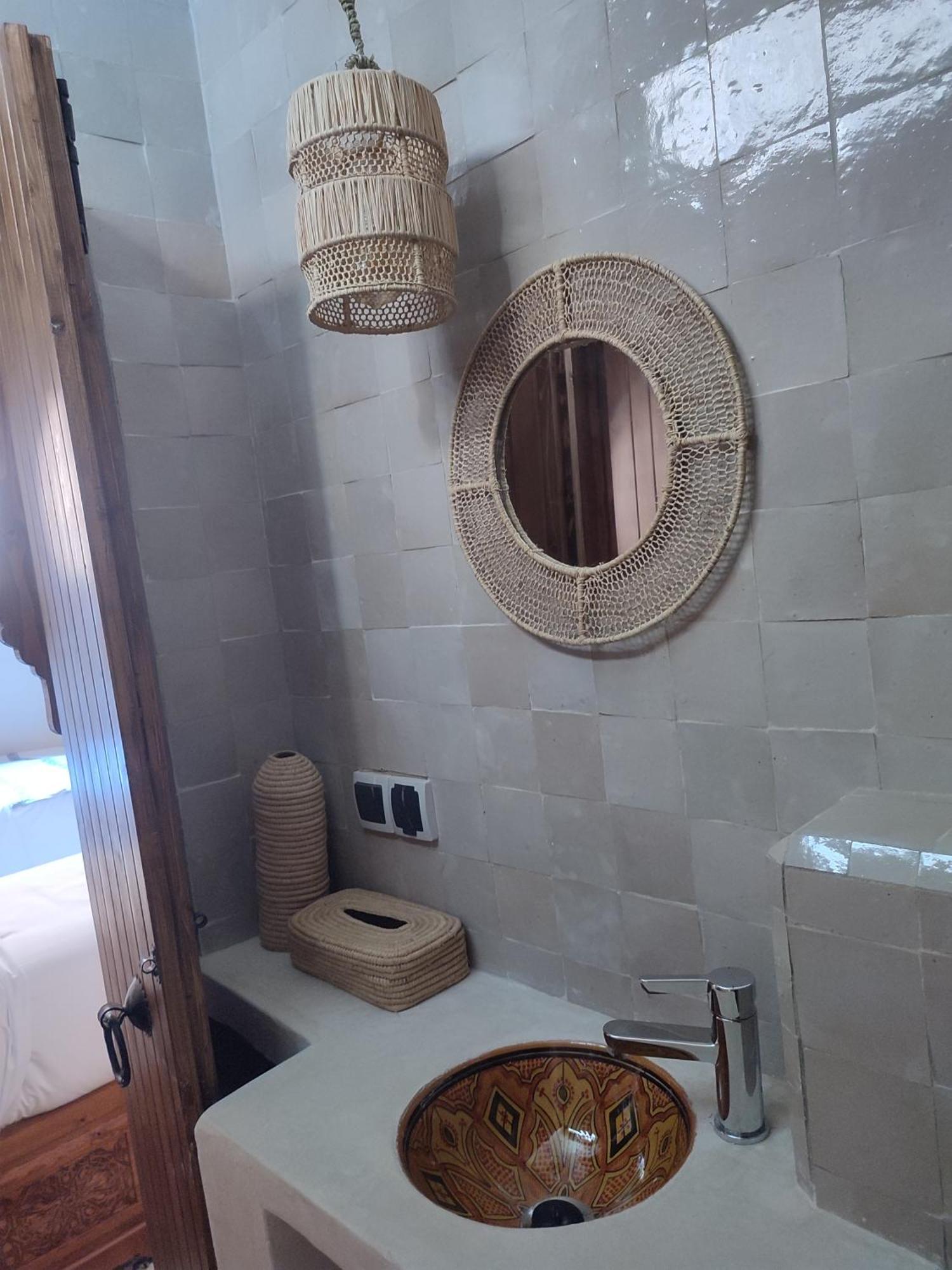 Private Room In Apartment Tov Тагазут Екстериор снимка